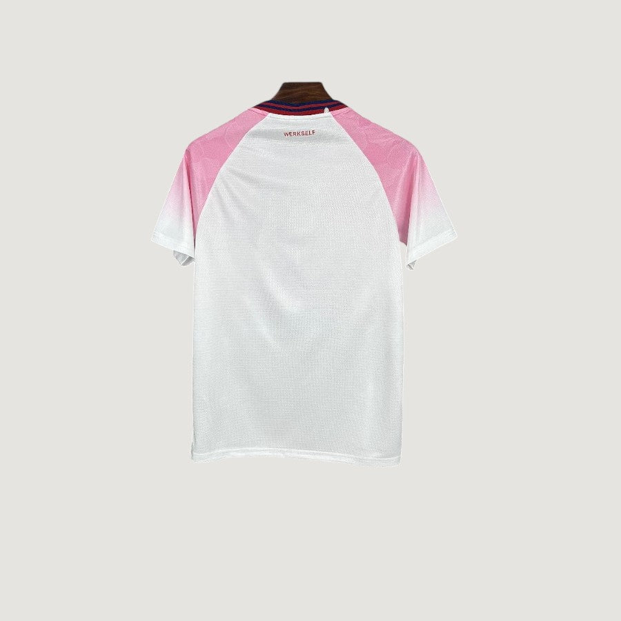 BAYER LEVERKUSEN – MAILLOT EXTÉRIEUR 25/26 – ROSE & BLANC