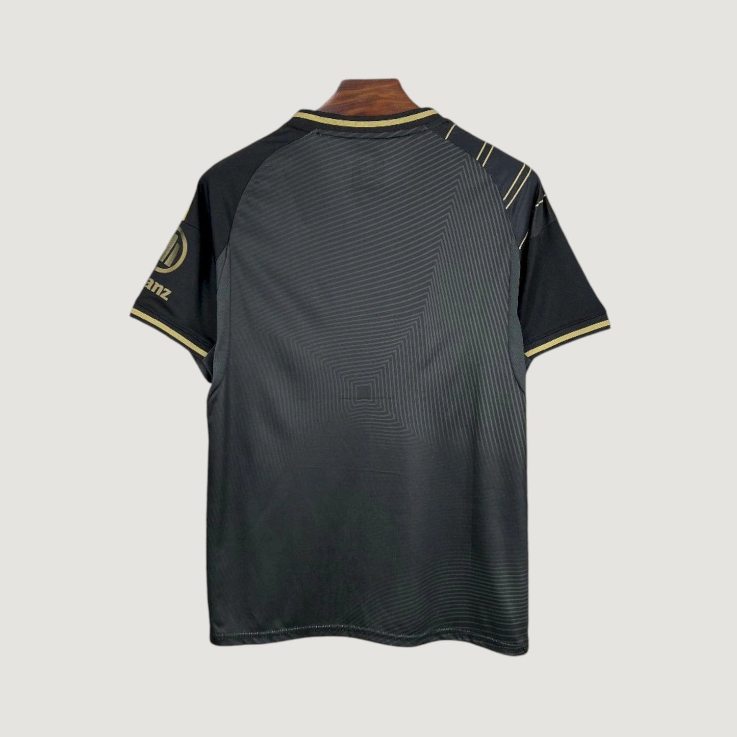 BAYERN MUNICH – MAILLOT CONCEPT 25/26 – NOIR & OR